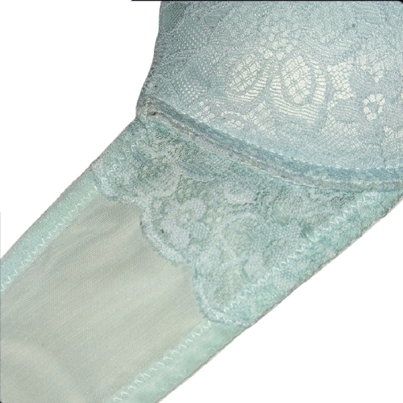 ⭐️ HOST PICK ⭐️ Wireless Lace Push Up Bra 38C - Picture 3 of 5